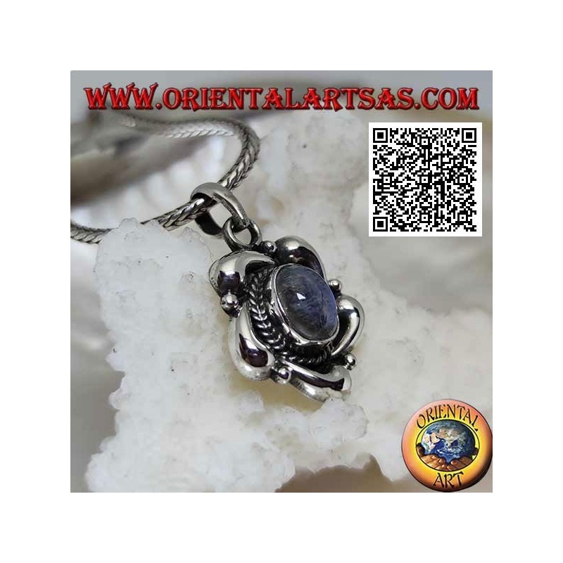 Pendentif en argent avec labradorite bleue ovale au centre d'une fleur