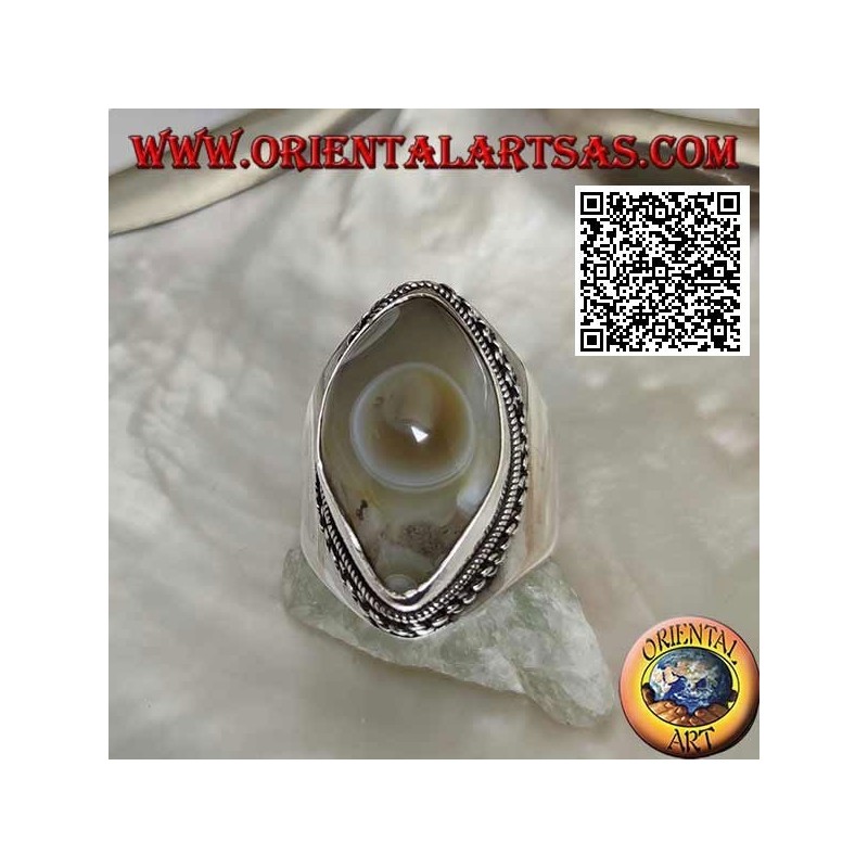 Anillo de plata con ágata ojo de Shiva beige con lanzadera y borde de cadena en engaste liso