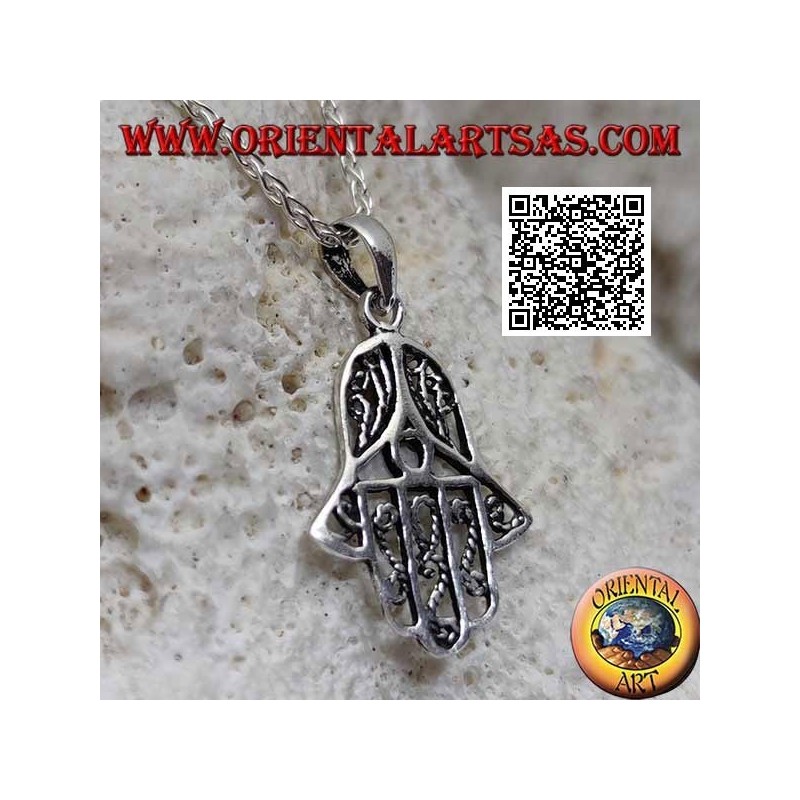 Pendentif main de Fatima en argent avec fines décorations internes perforées