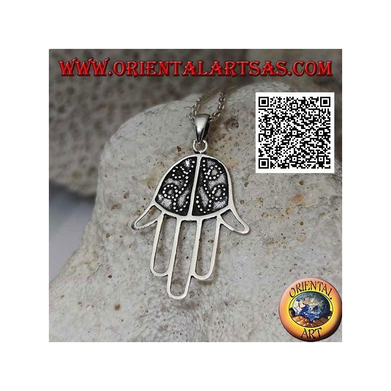 Hand of Fatima silver pendant with palm decorated in bas-relief and pierced fingers
