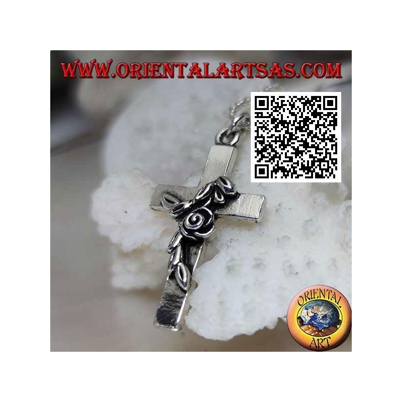 Pendentif croix latine chrétienne en argent avec rose torsadée
