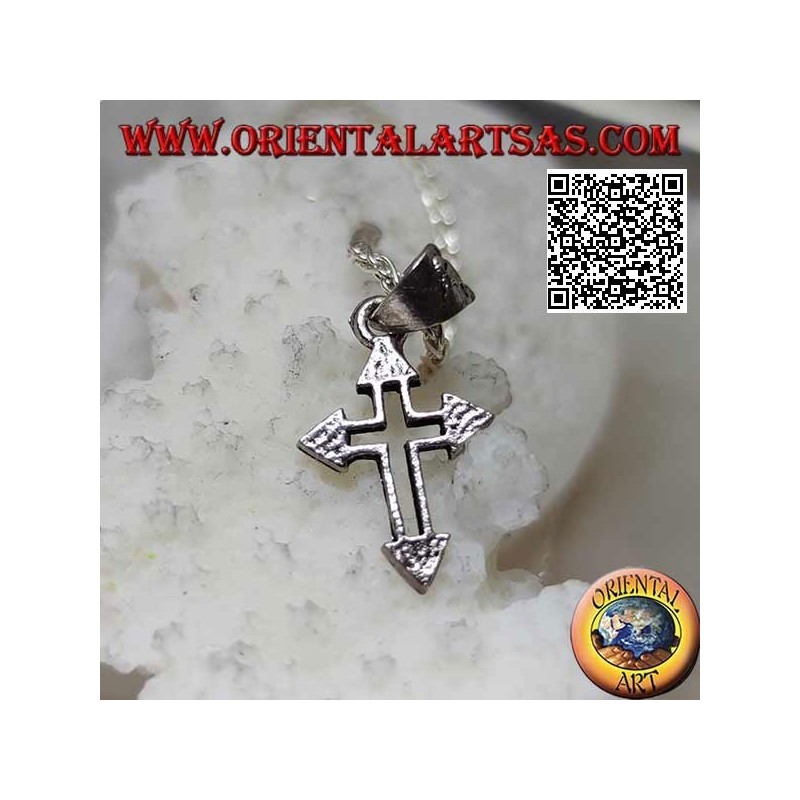 Pendentif croix latine en argent sterling avec extrémités en pointe de flèche