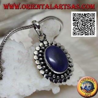 Silberanhänger mit natürlichem ovalem Lapislazuli, umgeben von Kugeln und Scheiben (b)