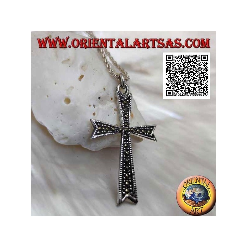 Pendentif croix latine à huit branches en argent serti de marcassite
