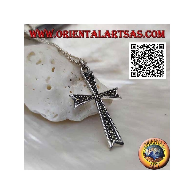 Pendentif croix latine à huit branches en argent serti de marcassite