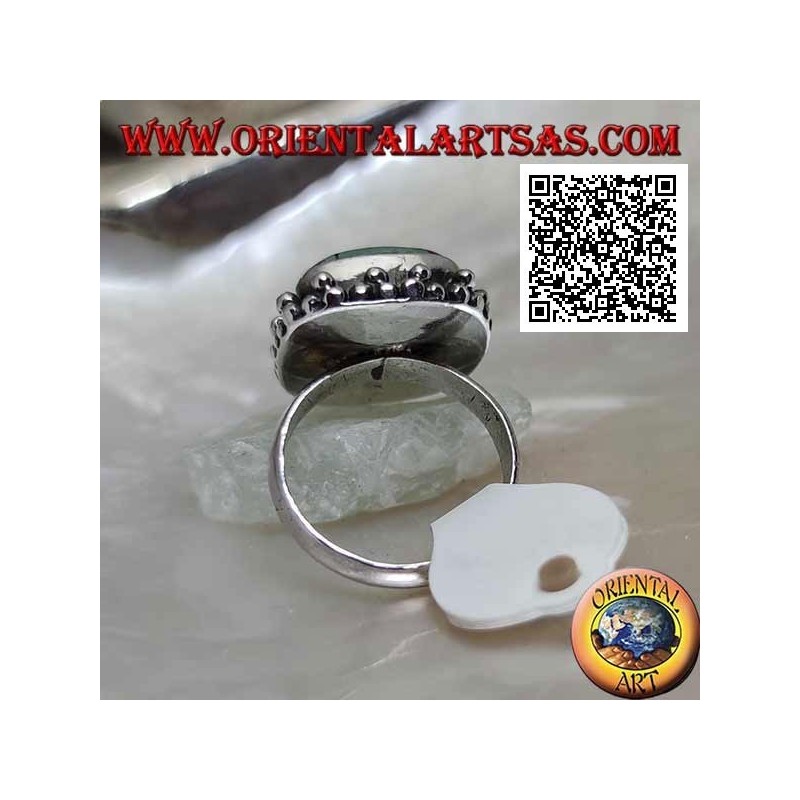 Anillo de plata con antiguo cuadrado turquesa tibetano biselado rodeado de bolas