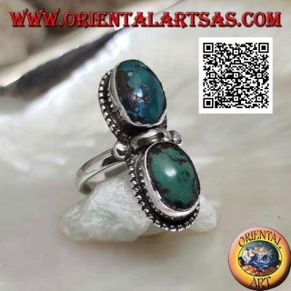 Bague en argent avec spéculaire ovale turquoise tibétain antique entouré de points