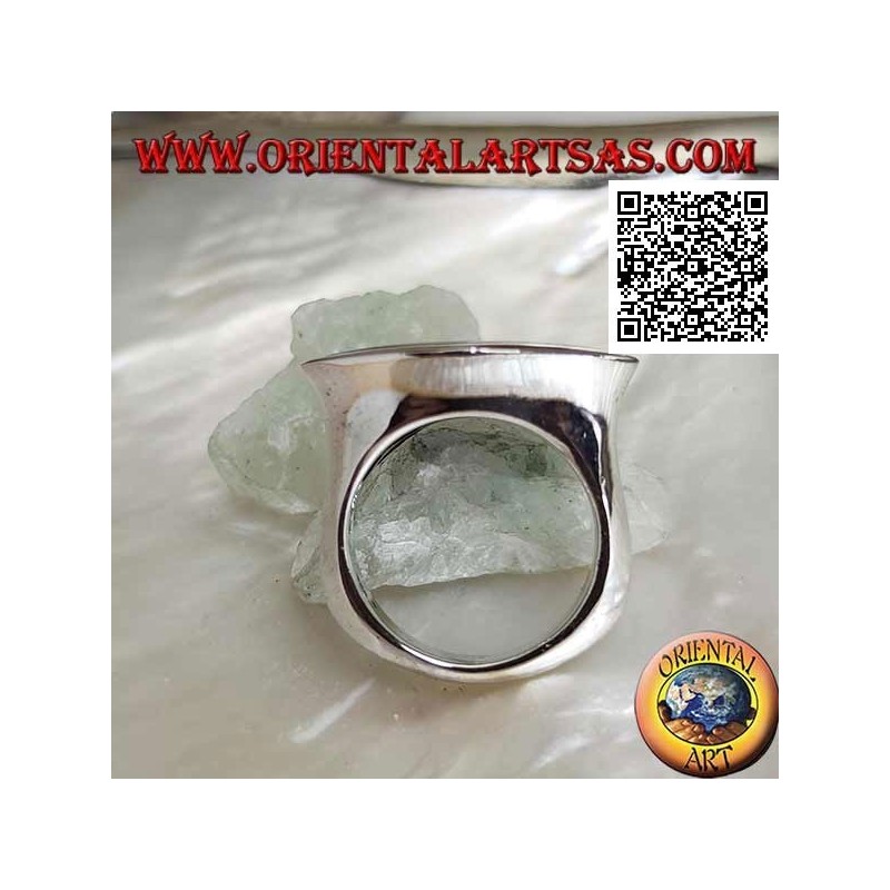Anello in argento con onice a navetta orizzontale a filo bordo su montatura liscia