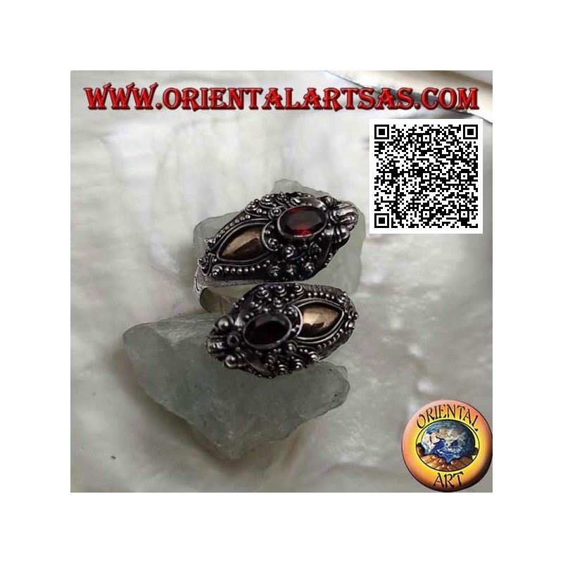 Bague en argent à double tête de dragon népalais avec grenat ovale et plaque en or 14 carats, fait main