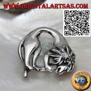 Broche en argent, lion (roi de la forêt) pliée en se nourrissant