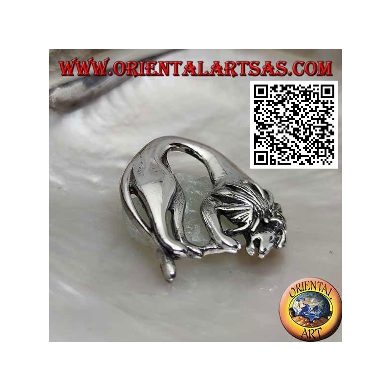Silver brooch, lion (king of the forest) folded while feeding