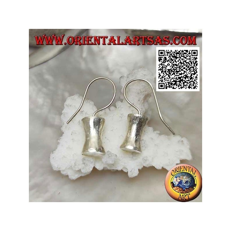 Boucles d'oreilles pendantes en argent satiné avec cylindre concave dans la partie centrale