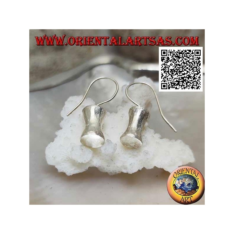 Boucles d'oreilles pendantes en argent satiné avec cylindre concave dans la partie centrale