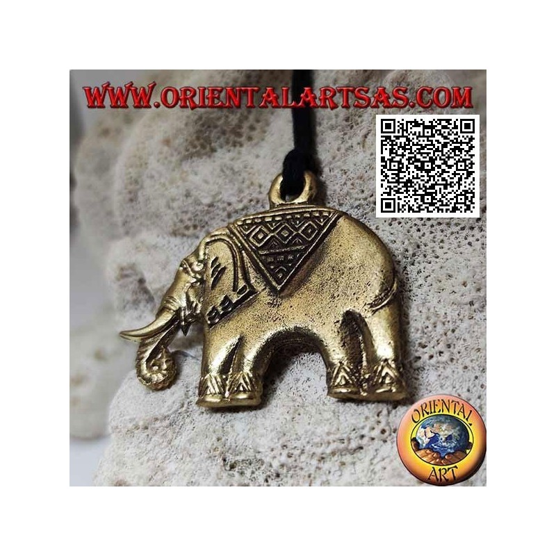 Colgante de latón con decoración típica que representa un elefante asiático