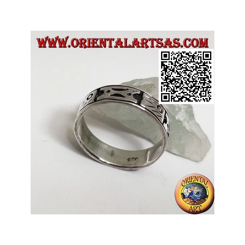 Silver ring with engraved Aboriginal symbols
