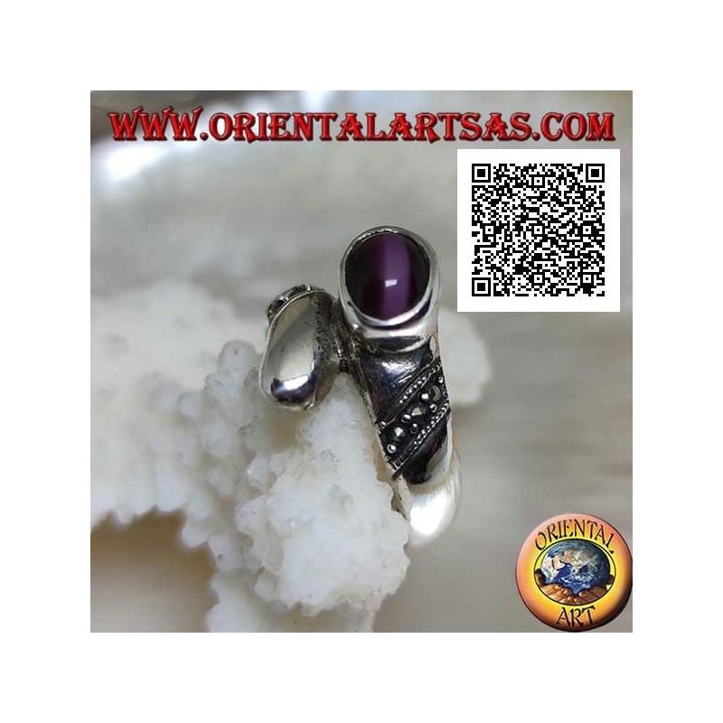 Anello in argento a fascia accostata con crisoberillo occhio di gatto viola e fascette di marcassite