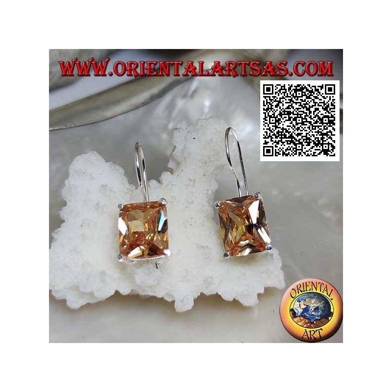 Pendants d'oreilles en argent avec zircon champagne rectangulaire sertis sur une monture lisse avec ouvertures latérales