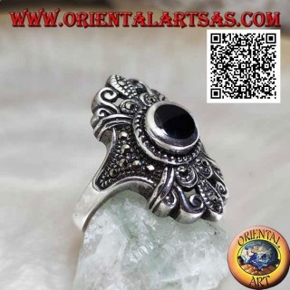 Anello in argento con onice tonda su montatura fiorentina tempestata di marcassite