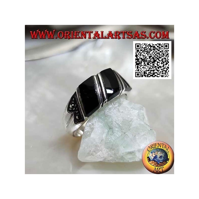Anello in argento con tre fasce oblique di onice e marcassite sui lati
