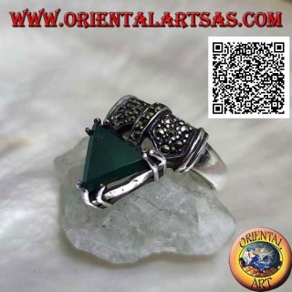 Silver band ring with marcasite decorations and green agate triangle set