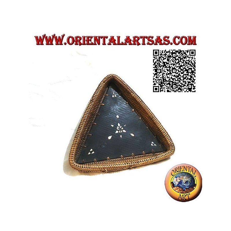 Svuotatasche vassoio triangolare di Lombok in legno di mogano, bordo in midollino e intarsi in madreperla (piccolo)