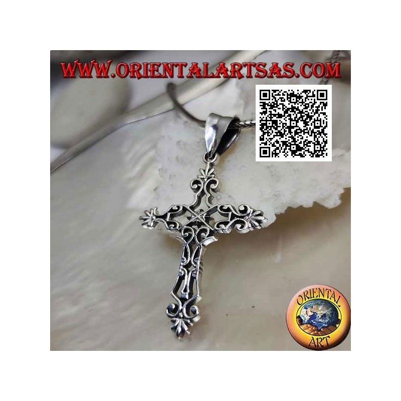 Pendentif croix byzantine en argent à décor ajouré et terminaisons en forme de lys