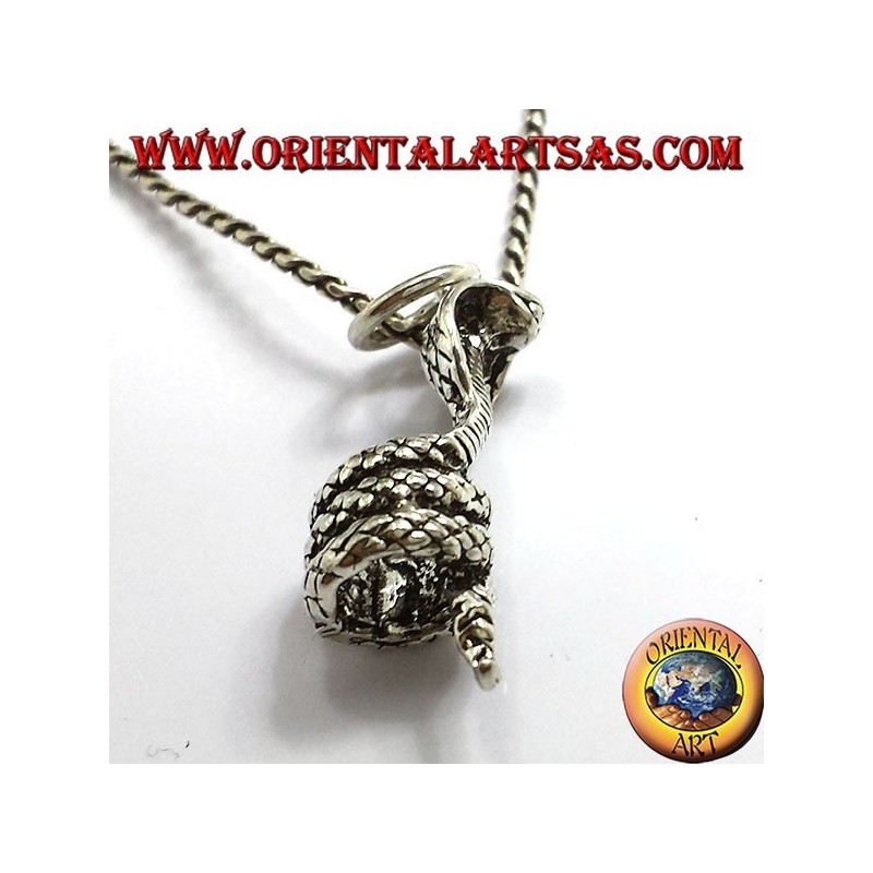 cobra enroscada colgante de plata
