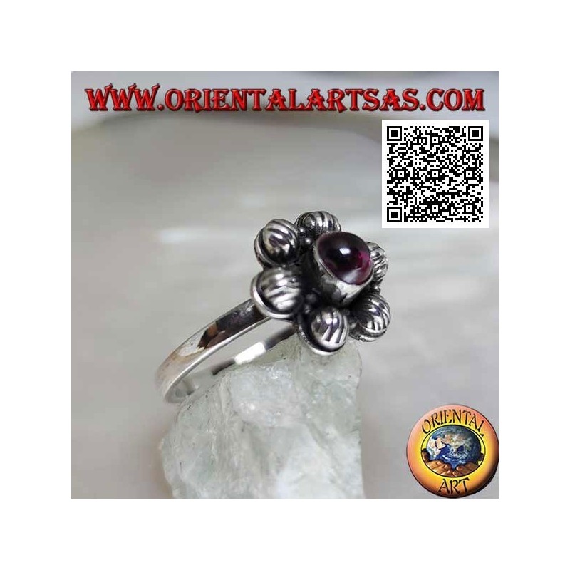 Silberblumenring mit 6 Blütenblättern und rundem Granat aus Cabochon (16)