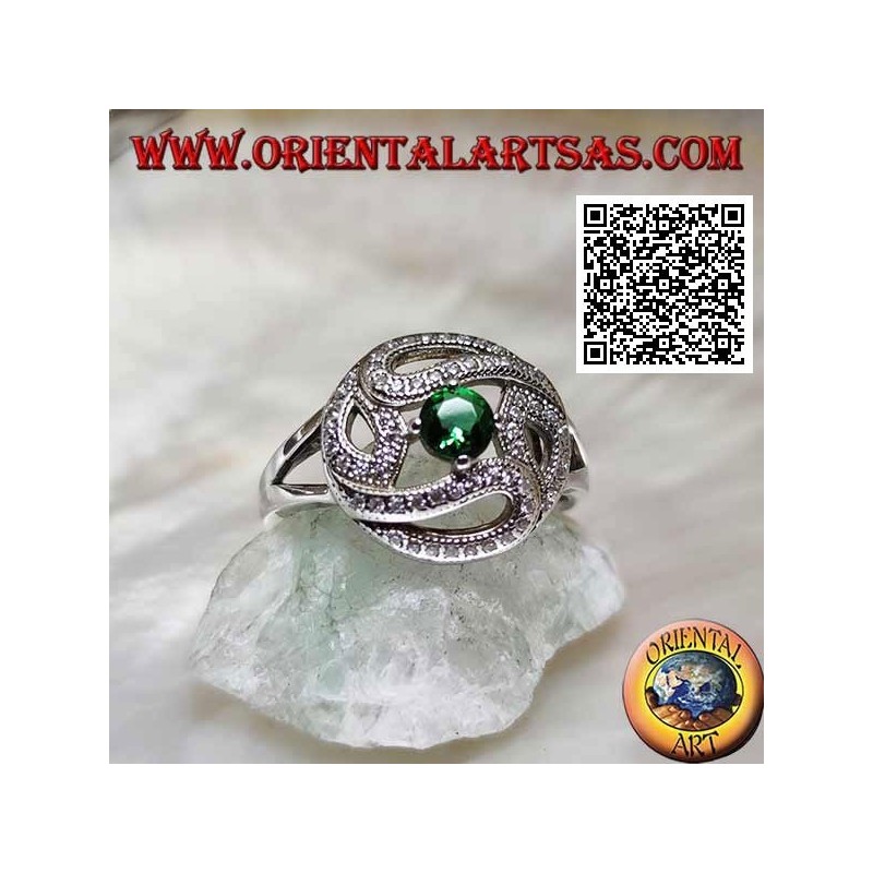 Anello in argento con linee di zirconi a cerchio e smeraldo di sintesi tondo centrale