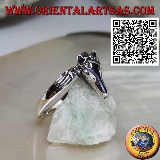 Anillo de plata con cabeza de caballo de tres cuartos en la cola (estilo ouroboros)