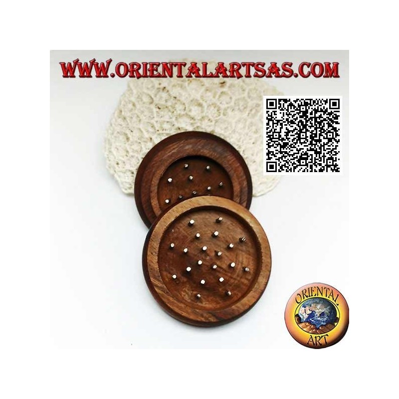 Tobacco grinder in mahogany wood with carved Sanskrit Hindu word Om "ॐ" 5 cm Ø