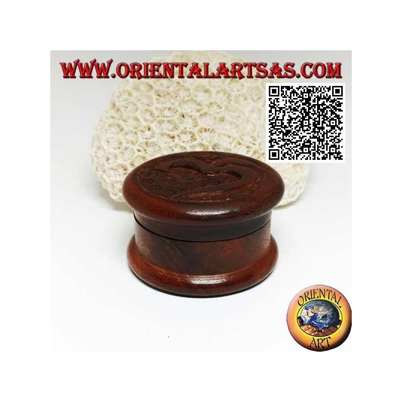 Tobacco grinder in mahogany wood with carved Sanskrit Hindu word Om "ॐ" 5 cm Ø