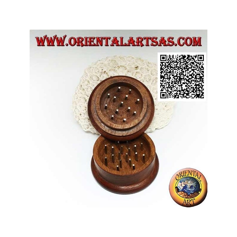 Moulin à tabac en bois d'acajou avec symbole taoïste sculpté "Yin Yang", 5 cm Ø