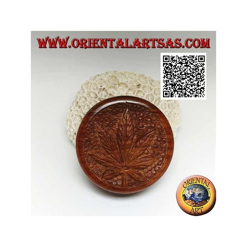 Molinillo de tabaco en madera de caoba con hoja de cannabis tallada, 6,5 cm Ø