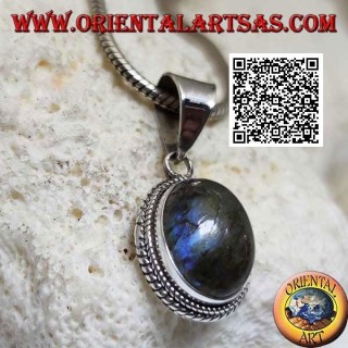 Pendentif en argent avec cabochon ovale labradorite entouré d'entrelacs