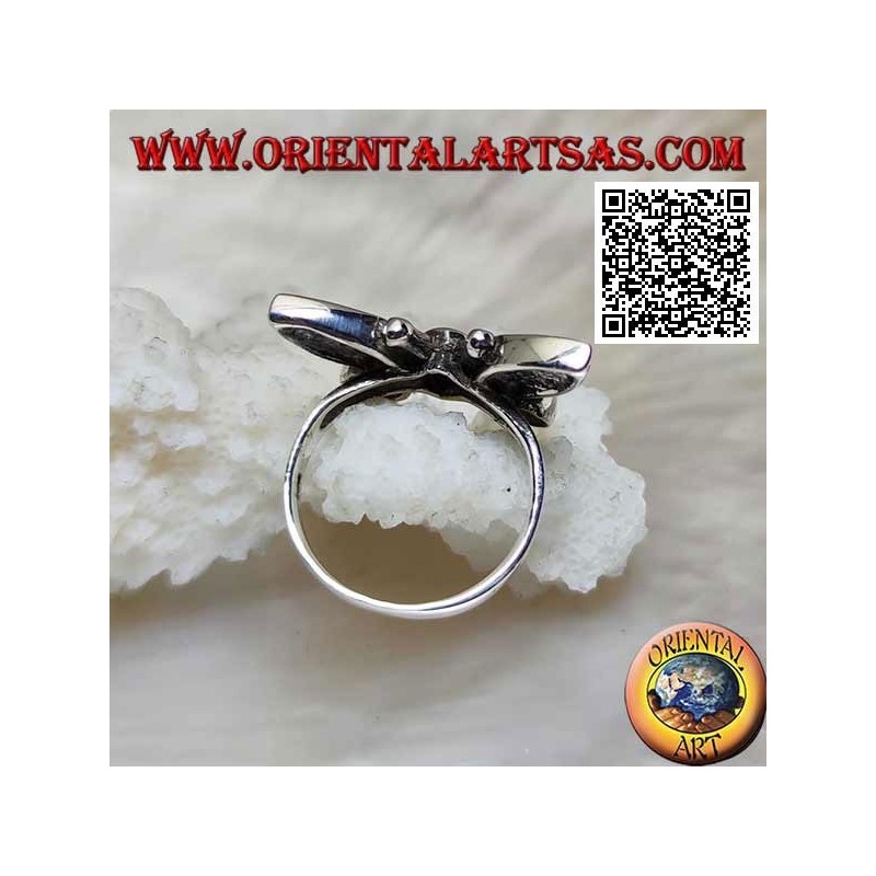 Bague en argent en forme de papillon avec des ailes en nacre
