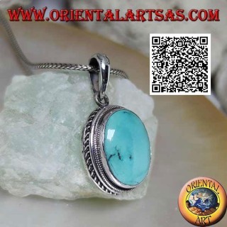 Pendentif en argent avec turquoise ovale naturelle entourée de lignes entrelacées et hélicoïdales