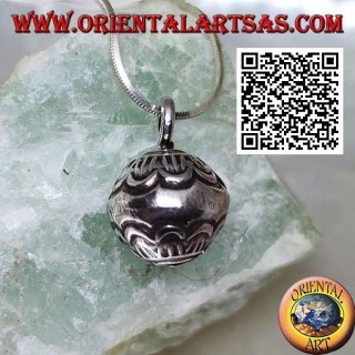 Ciondolo in argento "Chiama Angeli" piccolo con decorazioni incise, stile Karen