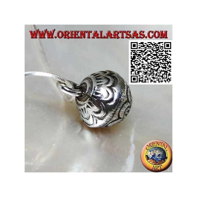 Colgante pequeño de plata "Call Angels" con decoraciones grabadas, estilo Karen