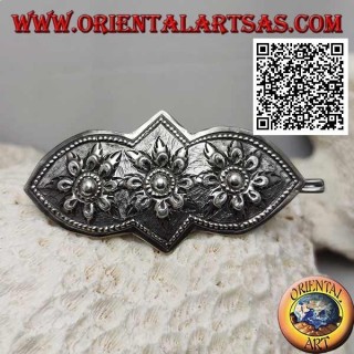 Three daisy chiseled silver hair clip with comb and snap closure (1 tip)