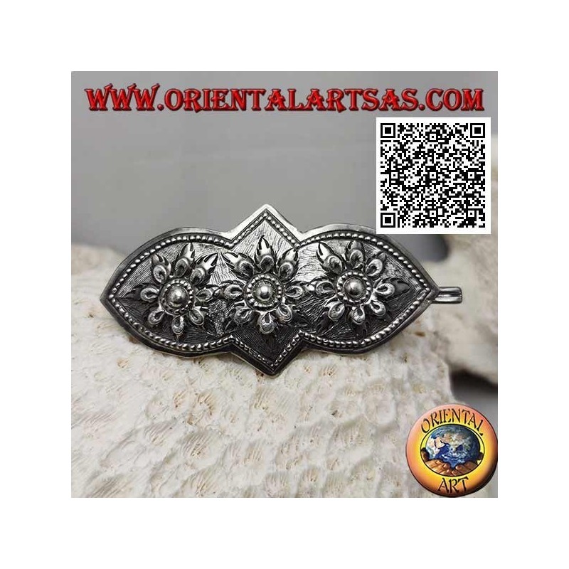 Three daisy chiseled silver hair clip with comb and snap closure (1 tip)