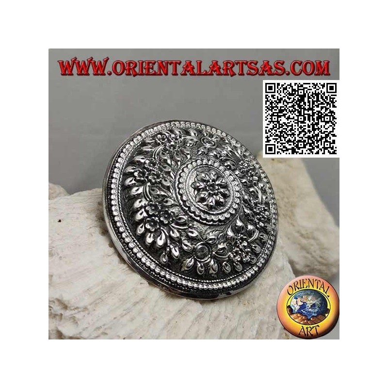 Fermacapelli in argento scudo cesellato a decorazione floreale con fiore centrale (chiusura a clip in metallo)