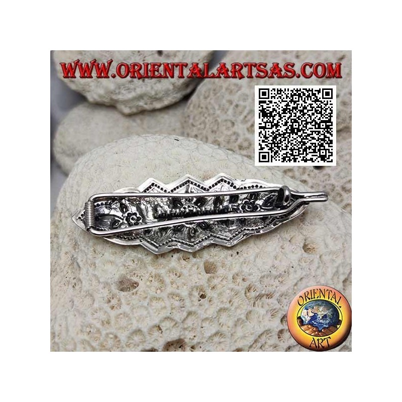 Pinza de pelo plateada cincelada con decoración floral con peine y cierre a presión (3 puntos)