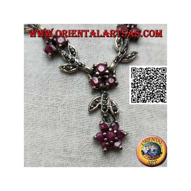 Collier ras de cou semi-rigide en argent 925 ‰ avec fleurs de marcassite et trio de rubis ronds naturels
