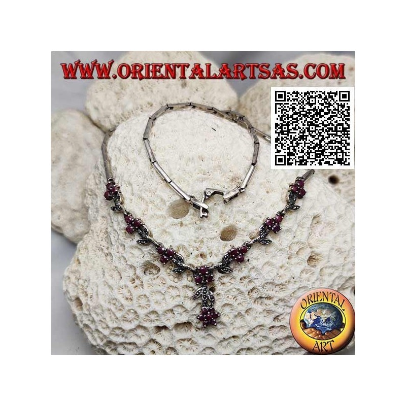 Collier ras de cou semi-rigide en argent 925 ‰ avec fleurs de marcassite et trio de rubis ronds naturels