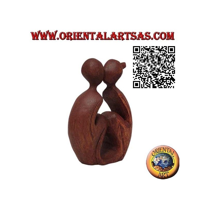 Sculpture 10 cm du baiser d'un couple agenouillé en bois de suar