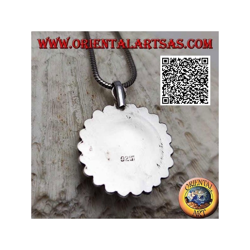 Colgante de plata con cabujón de malaquita redondo natural rodeado por una doble hilera de bolas