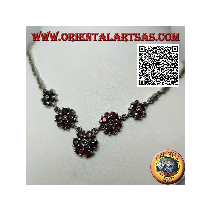 Necklace in 925 ‰ silver, marcasite studded choker with 5 round garnet circles in succession