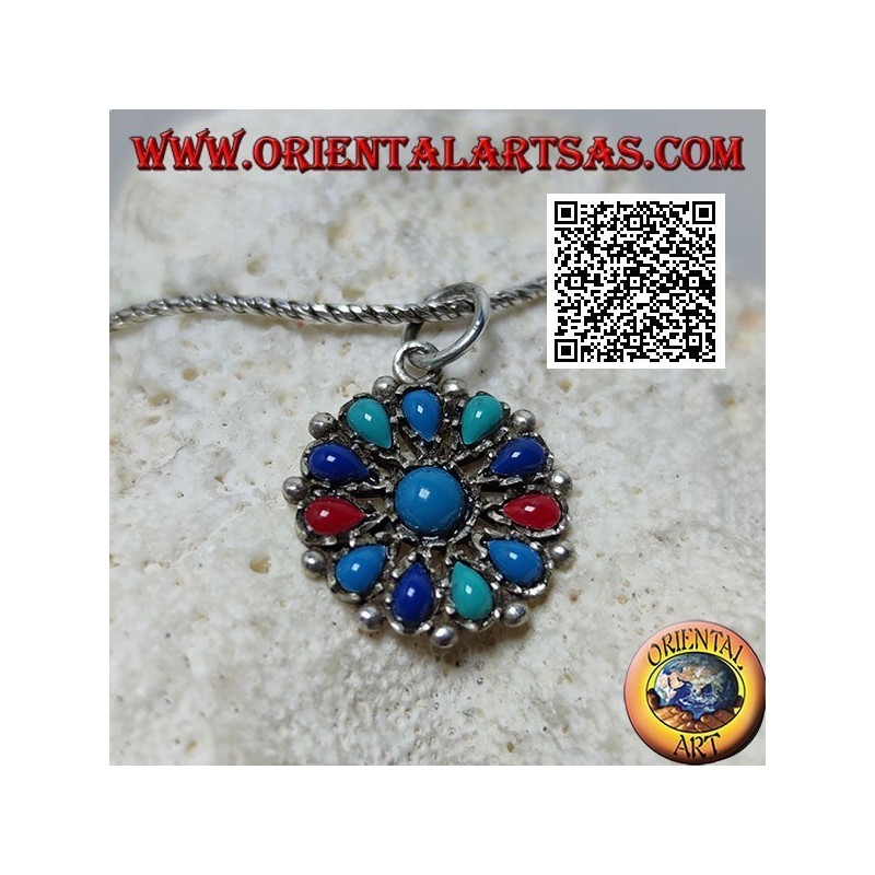 Pendentif en argent avec fleur turquoise de différentes nuances et coraux, central rond et pétales de larme