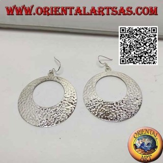 Créoles en argent martelé avec ouverture circulaire